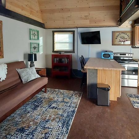 Rustic Hendersonville Farm Studio With Private Deck Extérieur photo