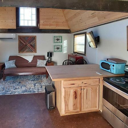Rustic Hendersonville Farm Studio With Private Deck Extérieur photo
