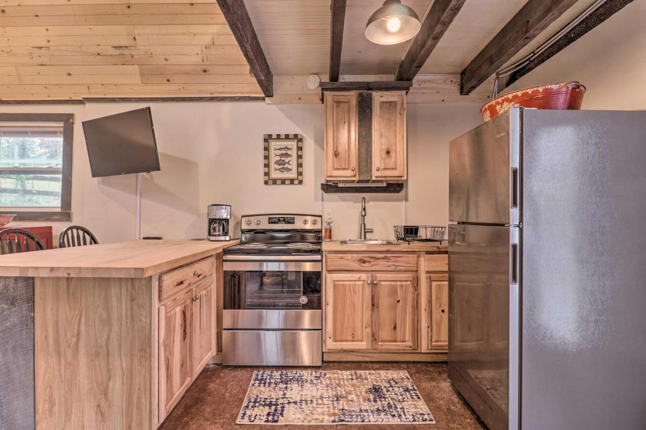 Rustic Hendersonville Farm Studio With Private Deck Extérieur photo